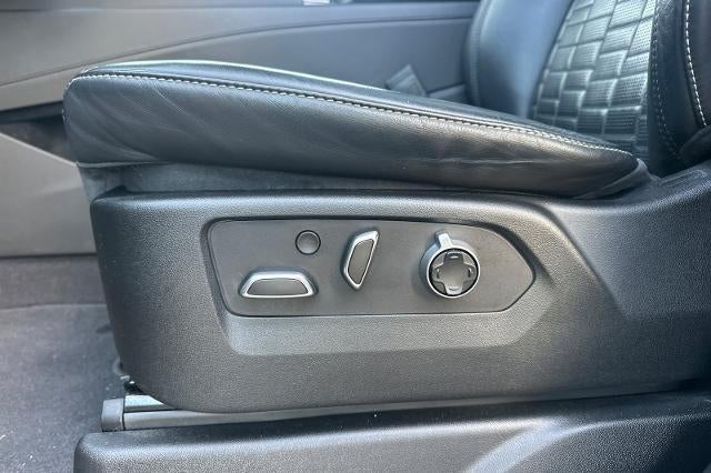 2023 Cadillac Escalade 4WD Sport Platinum