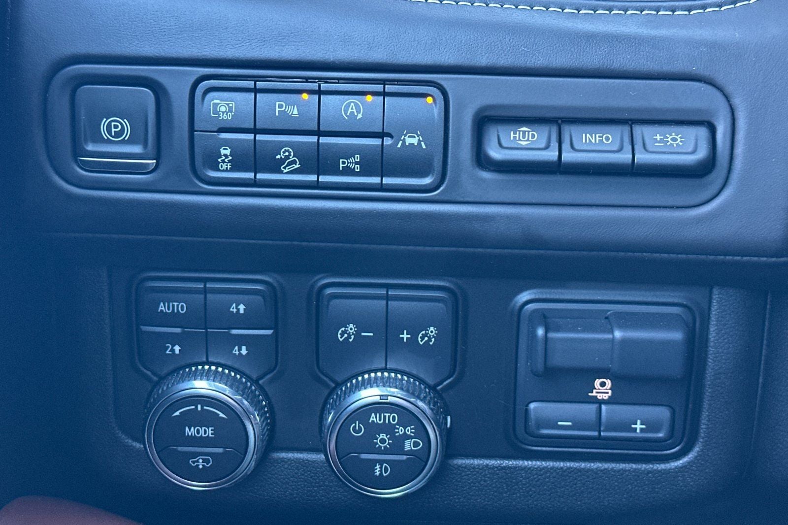 2023 GMC Yukon Denali Ultimate