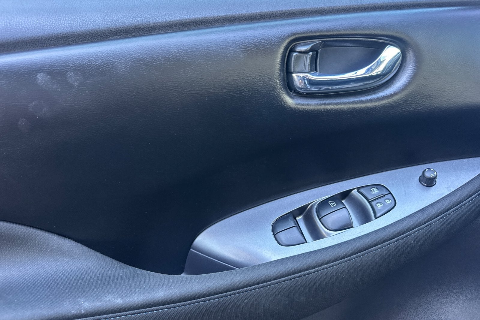 2025 Nissan Leaf S