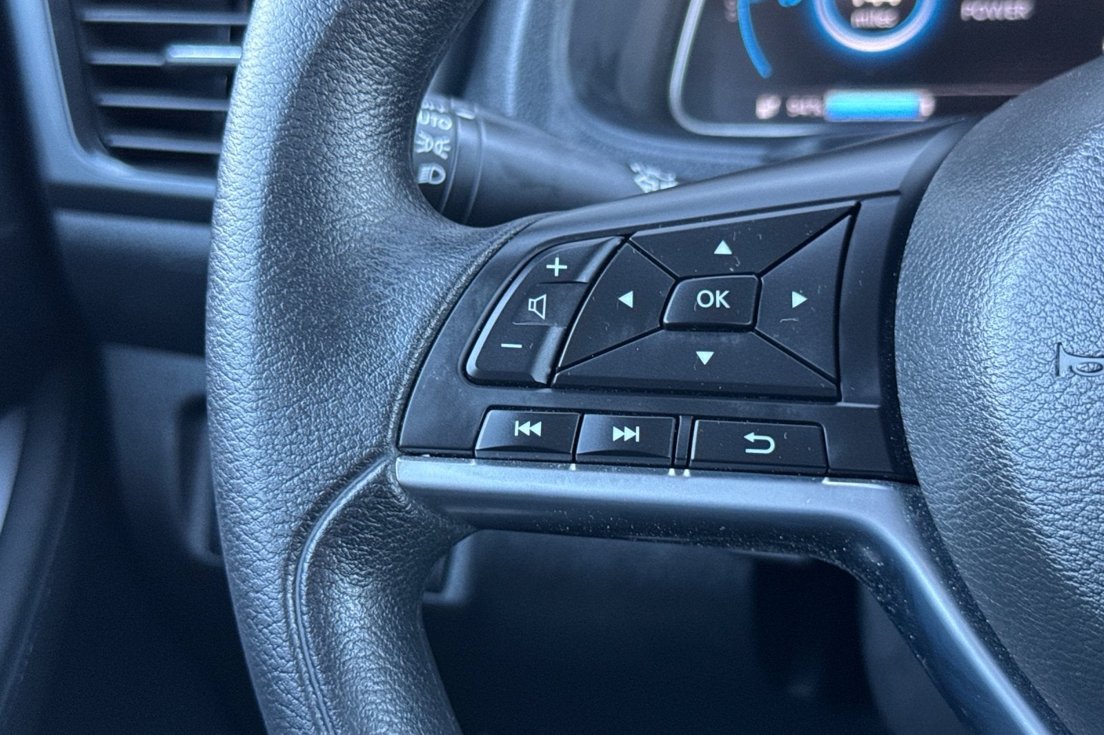 2025 Nissan Leaf S