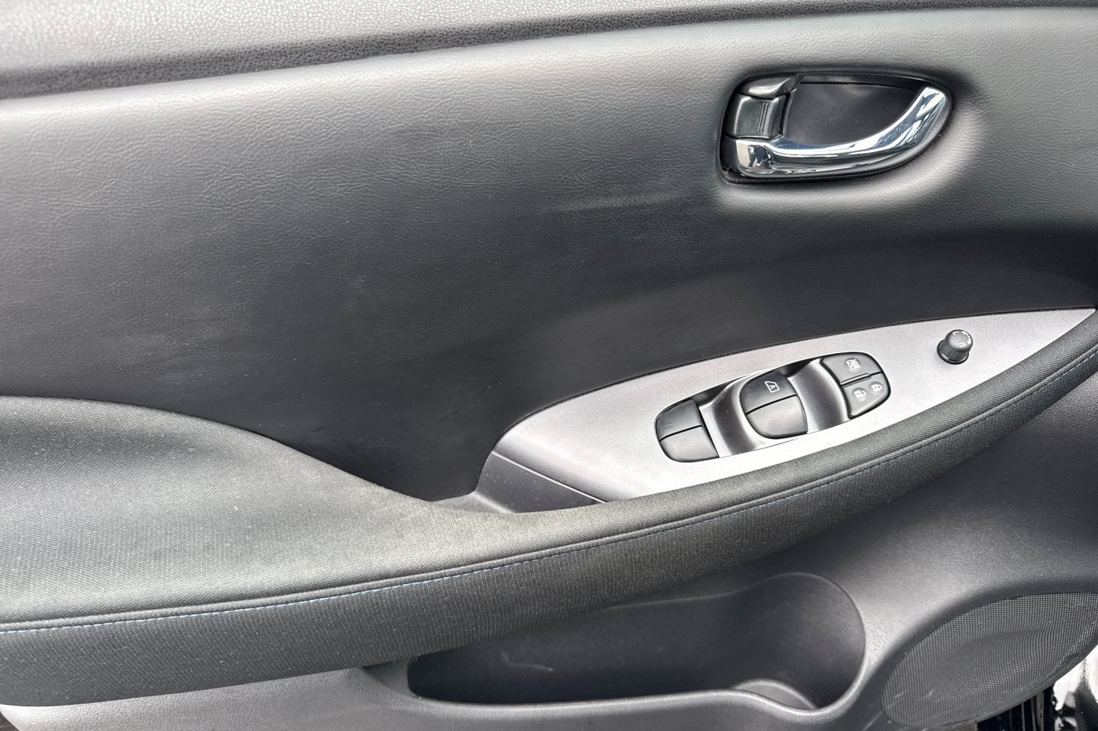 2025 Nissan Leaf S