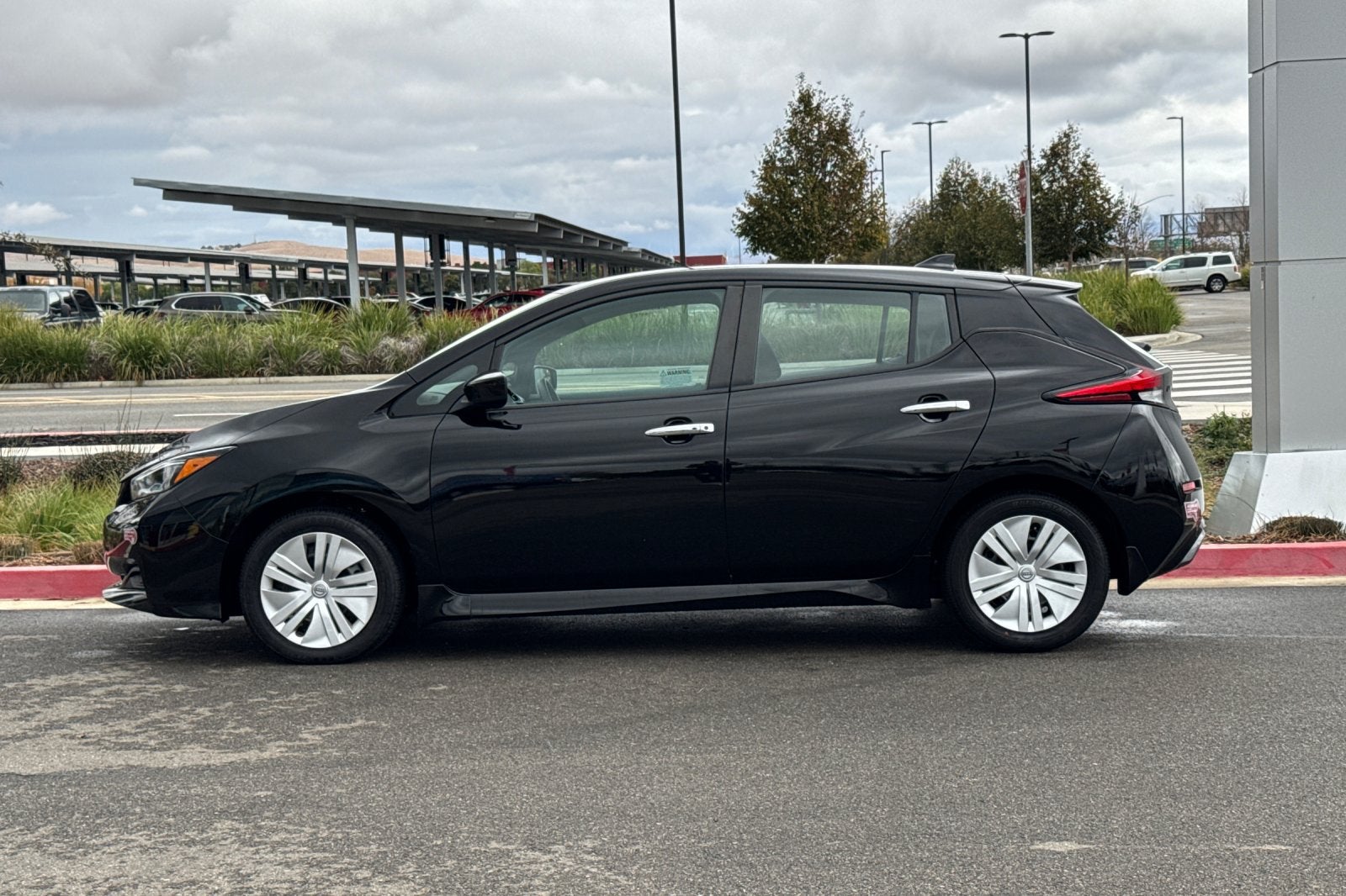 2025 Nissan Leaf S
