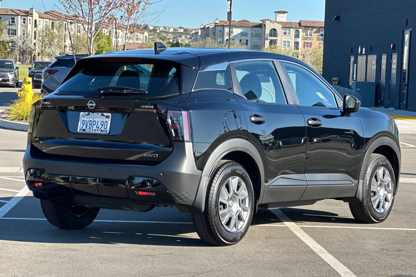 2025 Nissan Kicks S