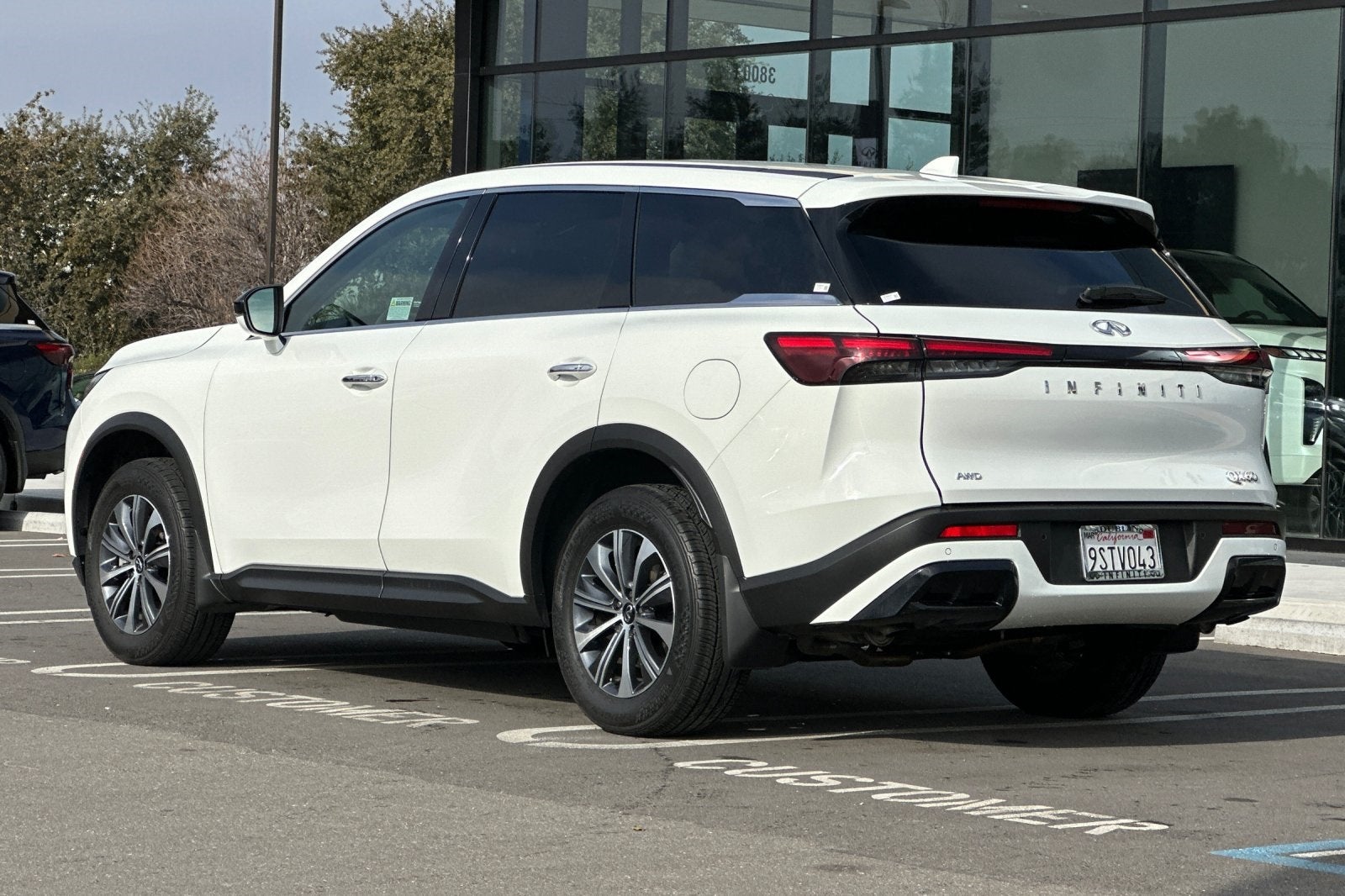 2025 INFINITI QX60 PURE