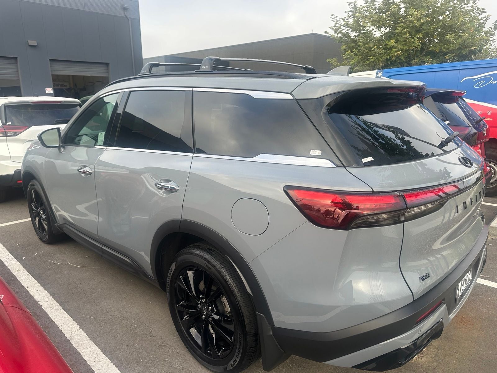 2025 INFINITI QX60 LUXE