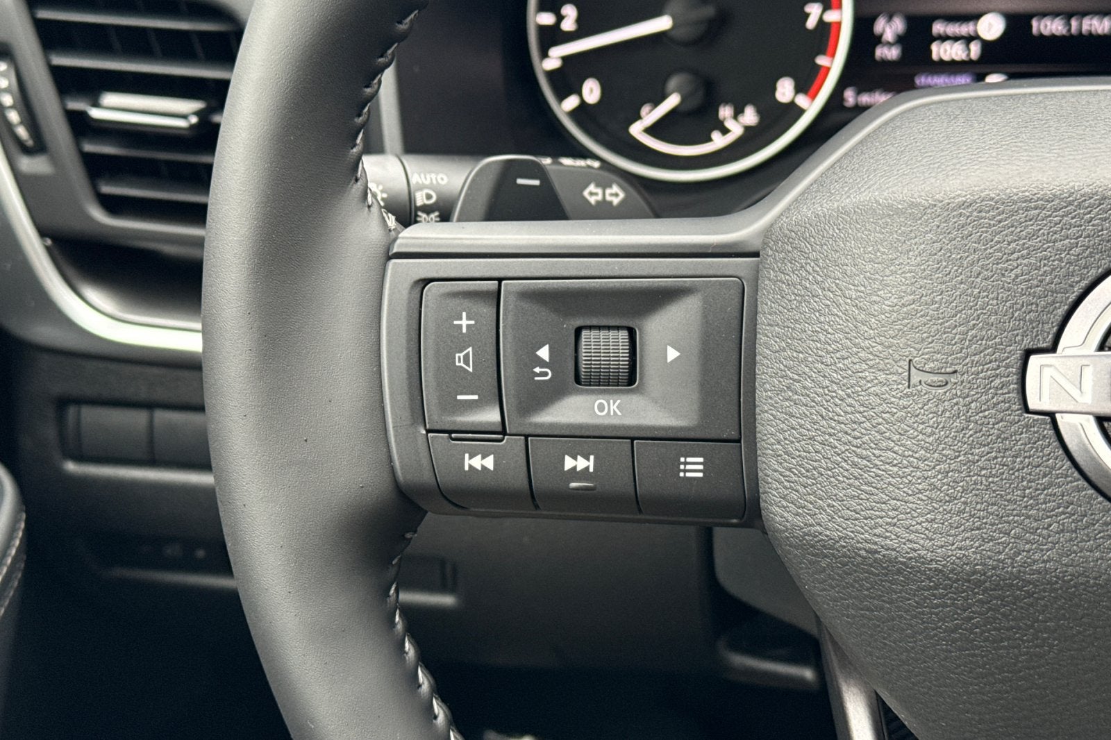 2026 Nissan Rogue SV