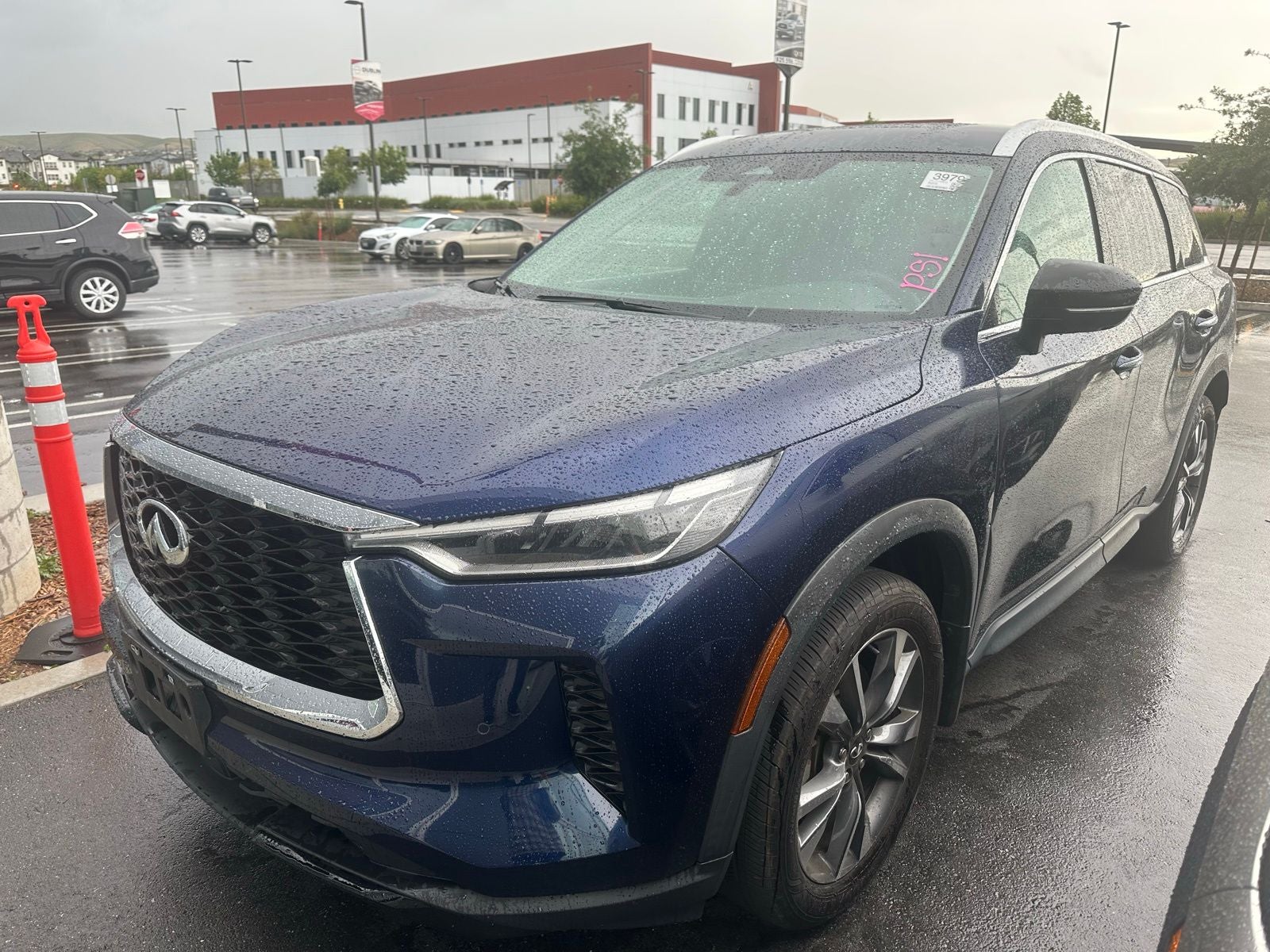 2023 INFINITI QX60 LUXE