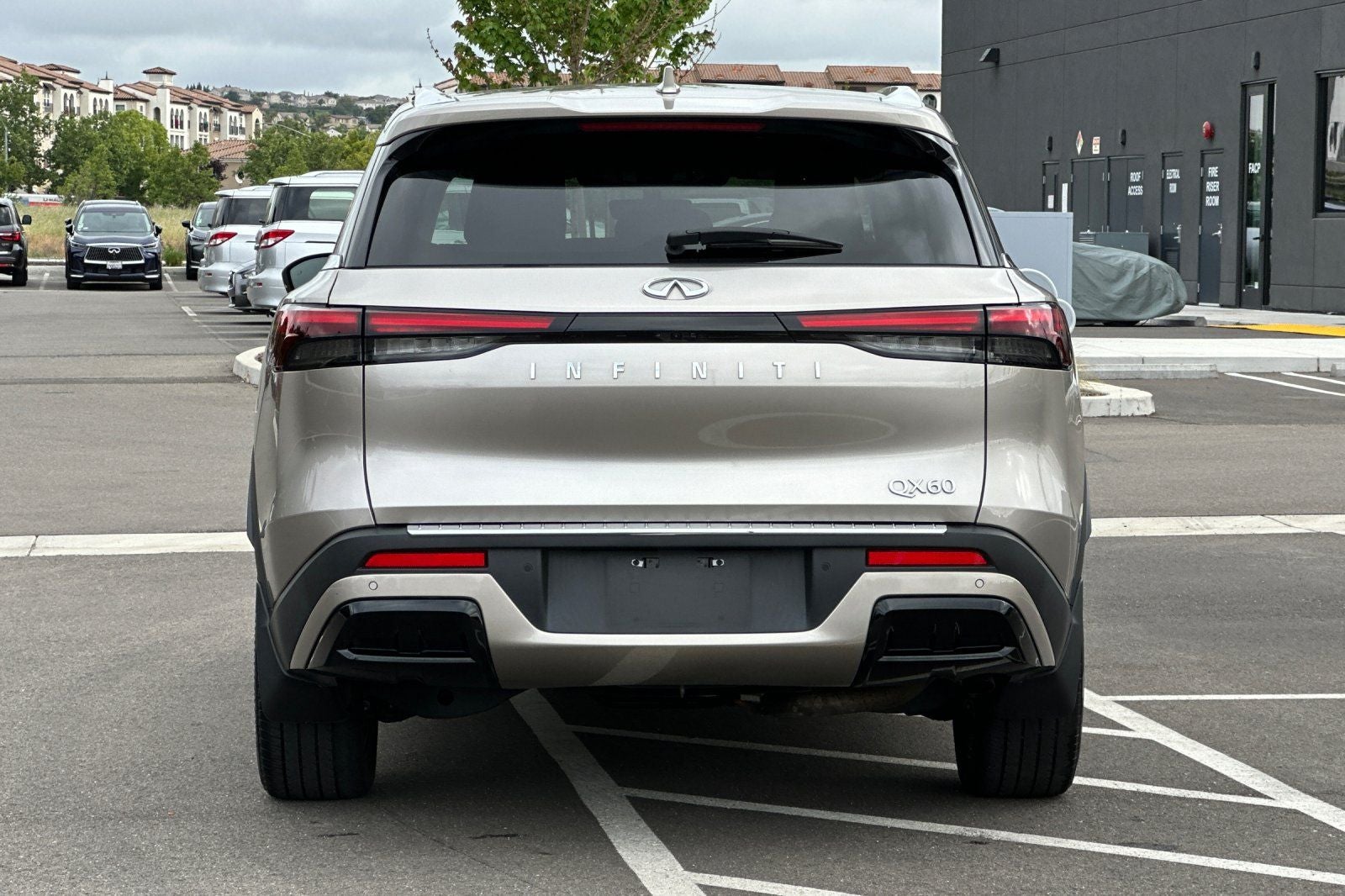 2023 INFINITI QX60 LUXE