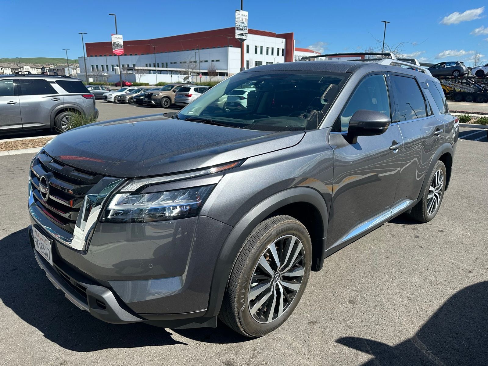 2024 Nissan Pathfinder Platinum