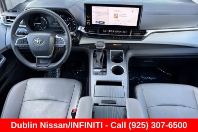 2025 Toyota Sienna XLE 8 Passenger