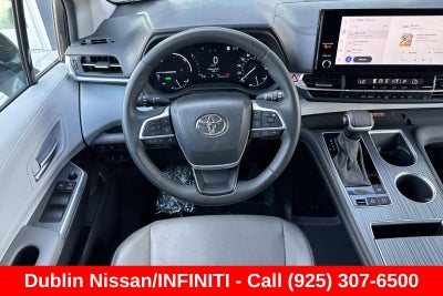2025 Toyota Sienna XLE 8 Passenger