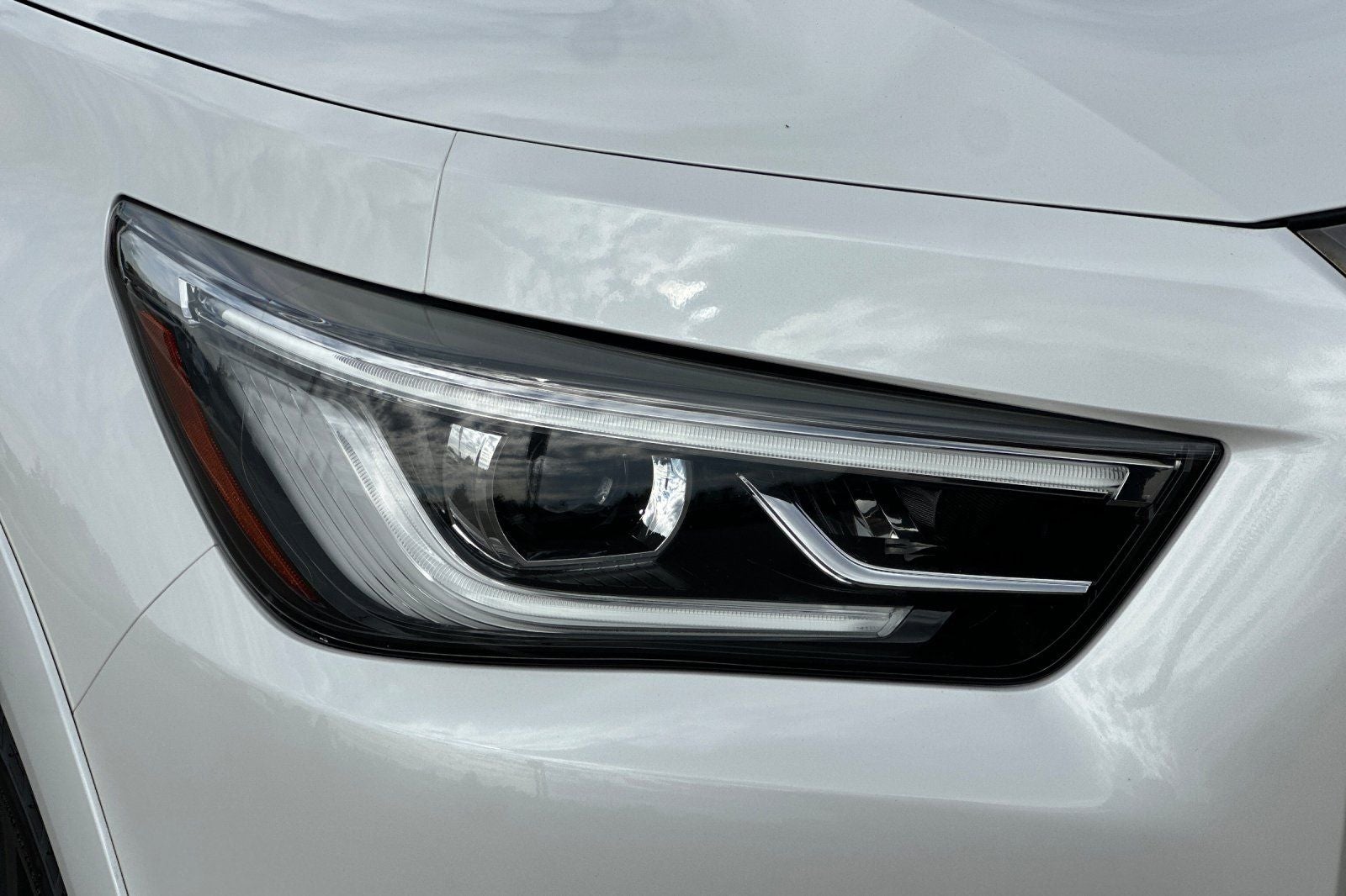 2023 INFINITI QX80 Premium Select