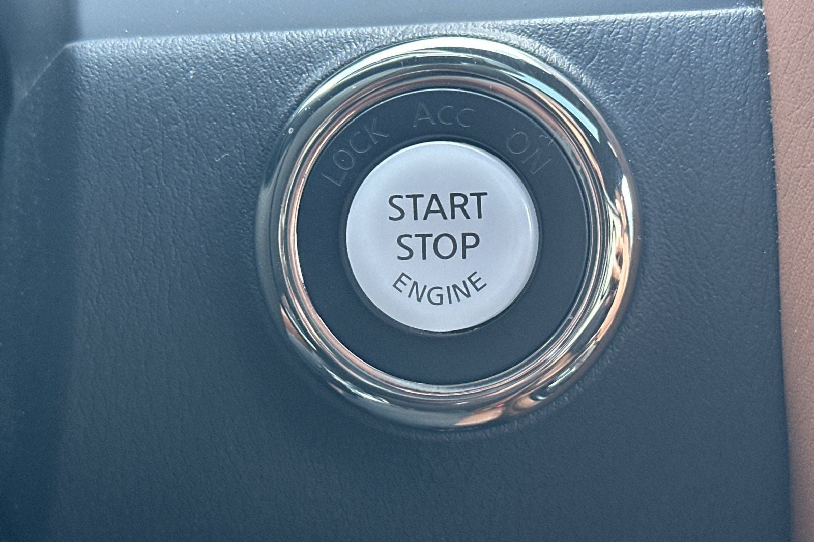 2023 INFINITI QX80 Sensory