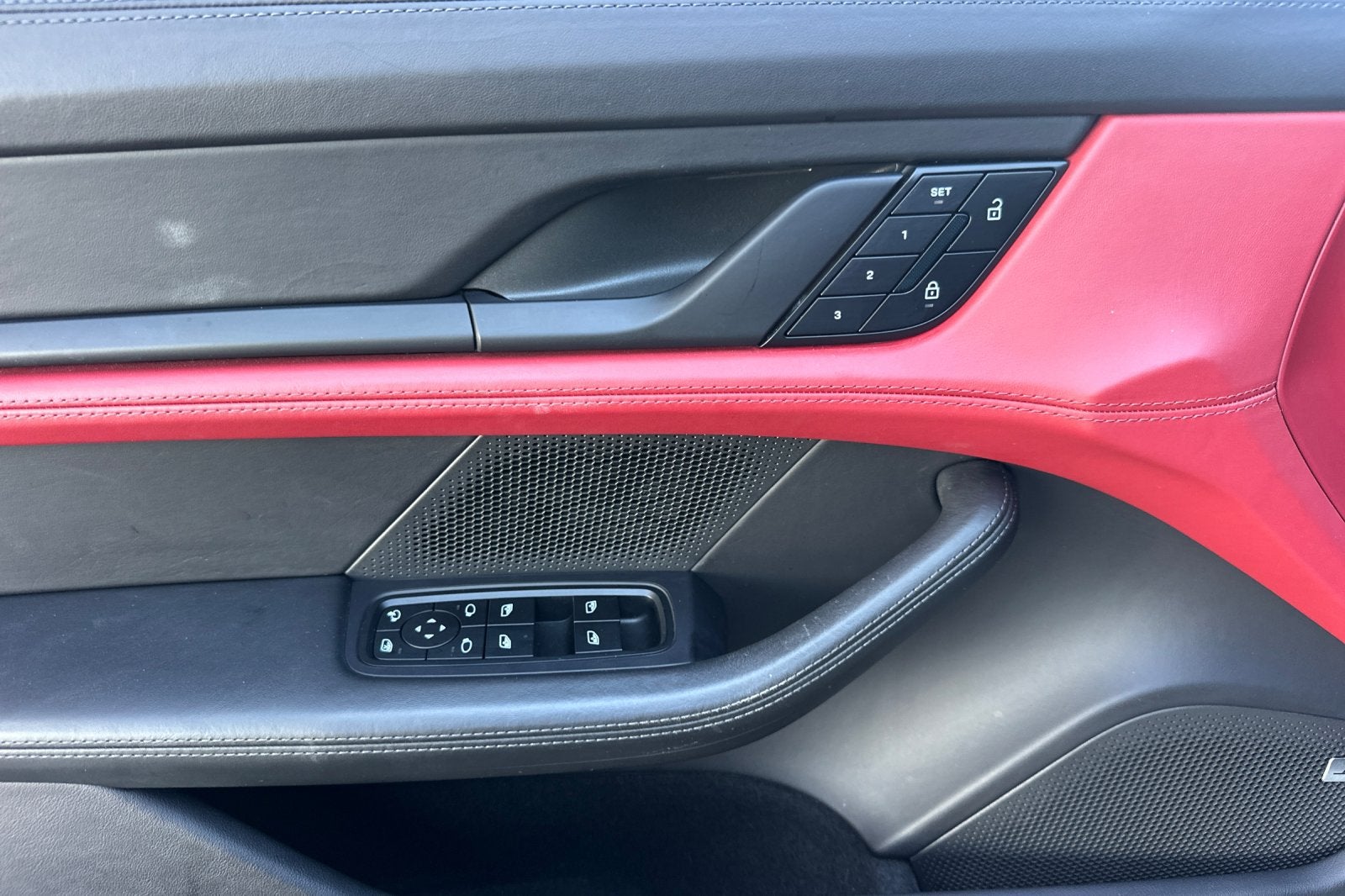 2023 Porsche Taycan Turbo