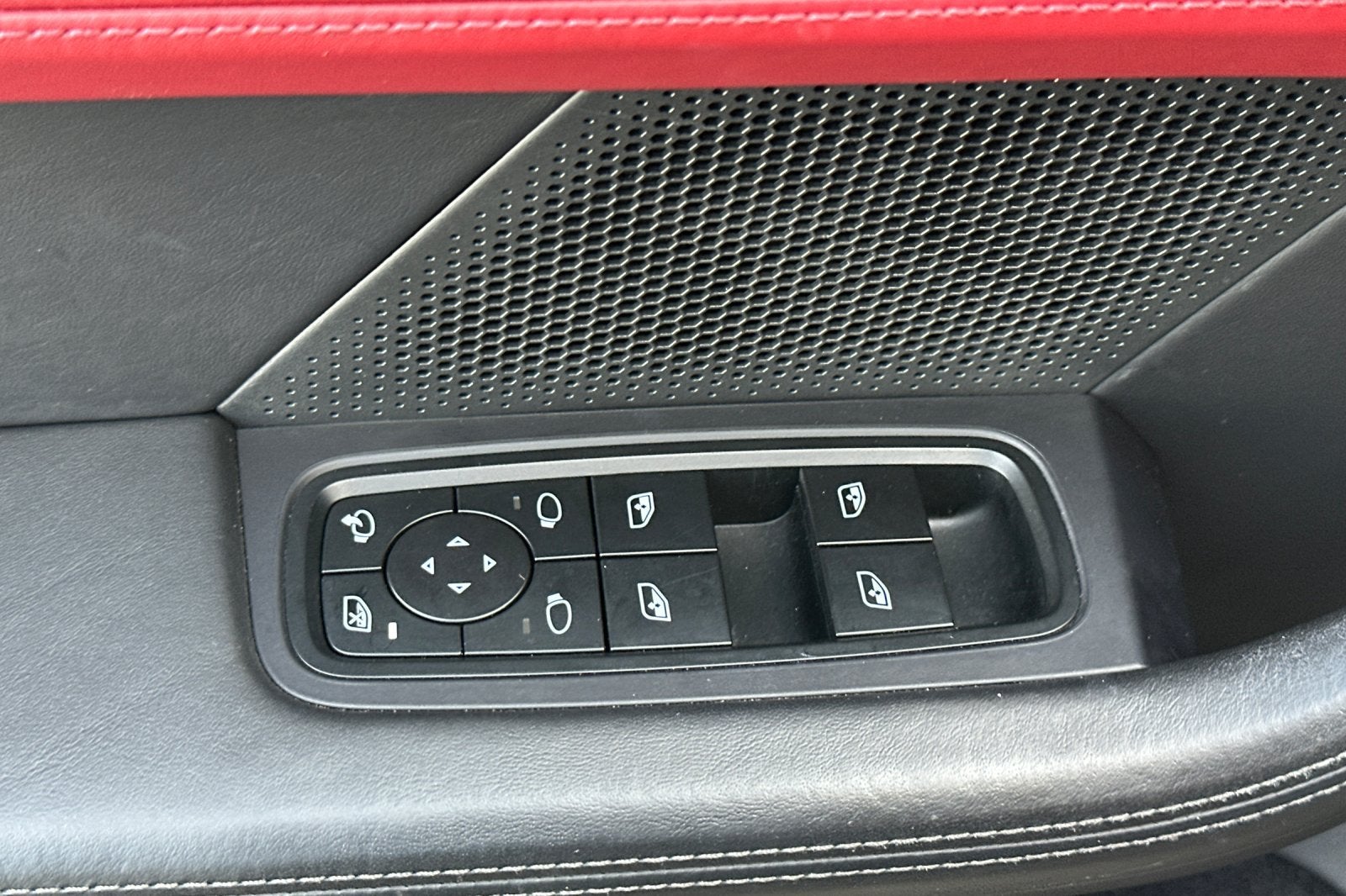 2023 Porsche Taycan Turbo