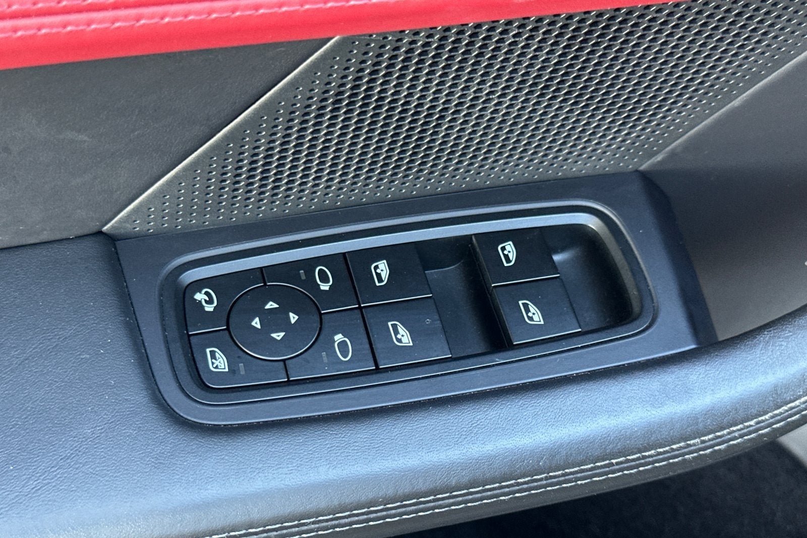 2023 Porsche Taycan Turbo