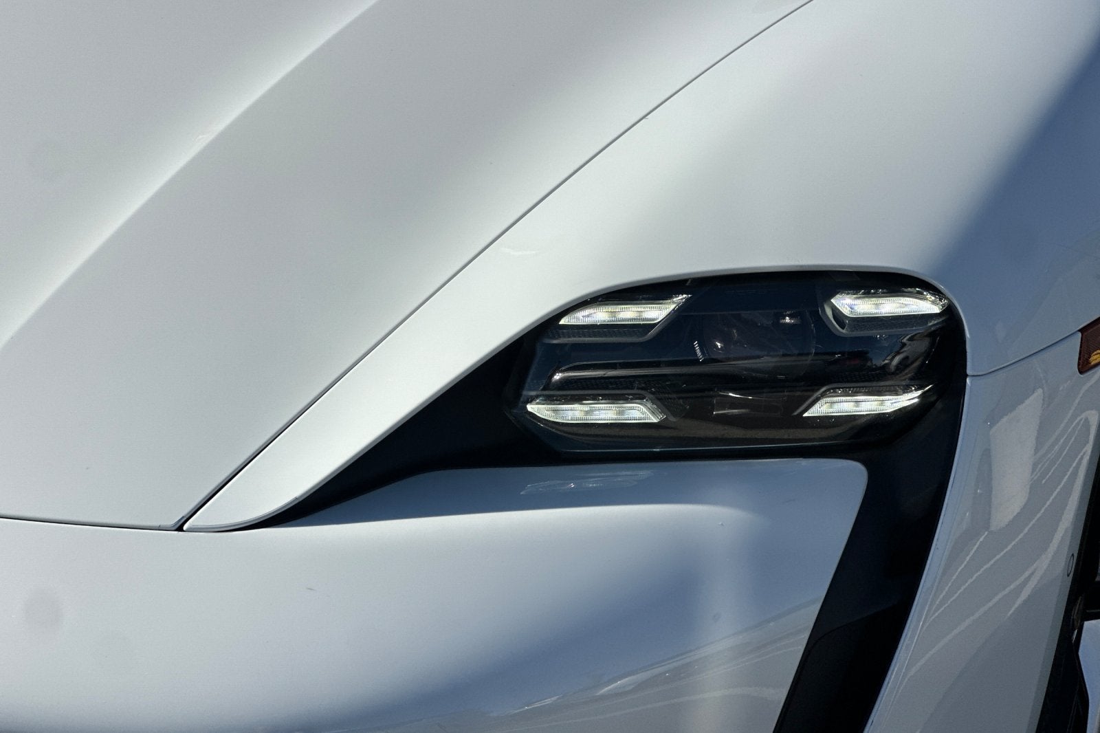 2023 Porsche Taycan Turbo